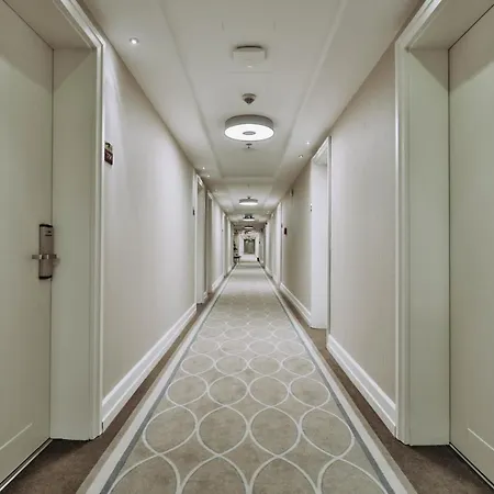 New Park Hotell 5*